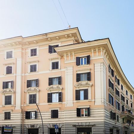 Live Roma - Chez Le Roi Luxury Apartment Exteriér fotografie